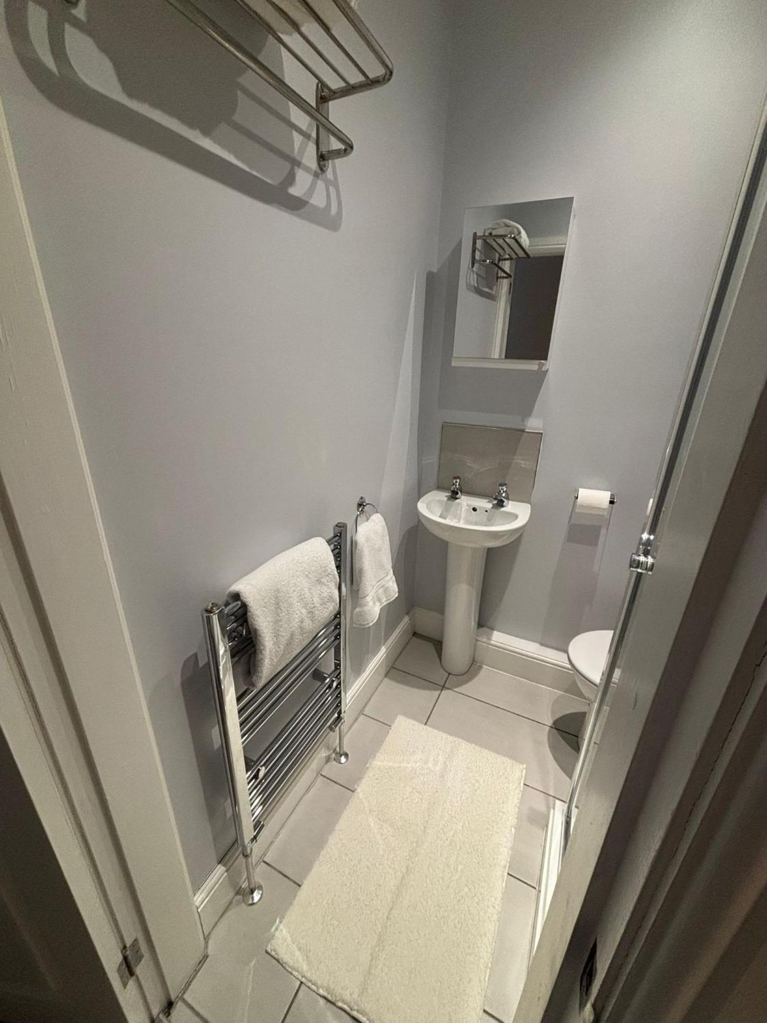 Private & Modern En-Suite Rooms Town Centre Self Check-In Barnsley Eksteriør bilde